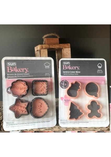 Yılbaşı Temalı 8'li Kurabiye Kalıp Seti, Çam Ağacı ve Gingerbreadman Deseni, Plastik fırsatları