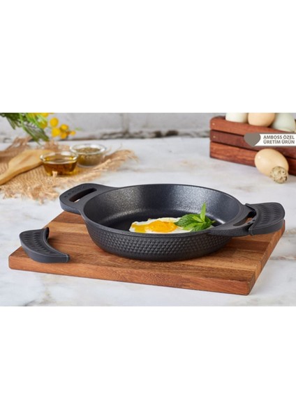 Kuvars 20 cm Döküm Sahan Siyah KUV-7746