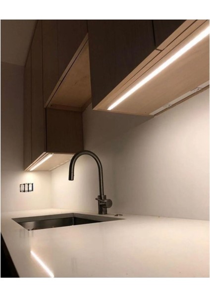 30cm Beyaz LED ışıklı mutfak ve depolama alanı, şık ve fonksiyonel tasarım