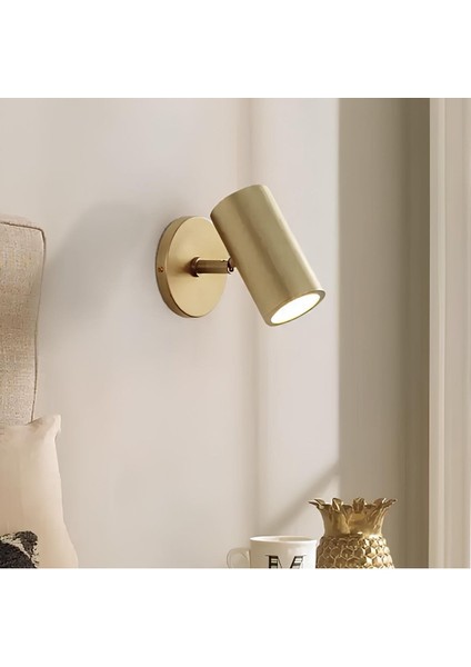 Modern altın renkli metal duvar aplik, şık ve zarif dekorasyon unsuru, GU10 duy tipi