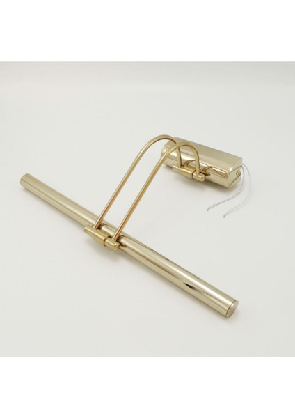 Altın renkli kuğu figürlü duvar aplikası, şık tasarım ve gün ışığı etkisi sağlar. modelleri