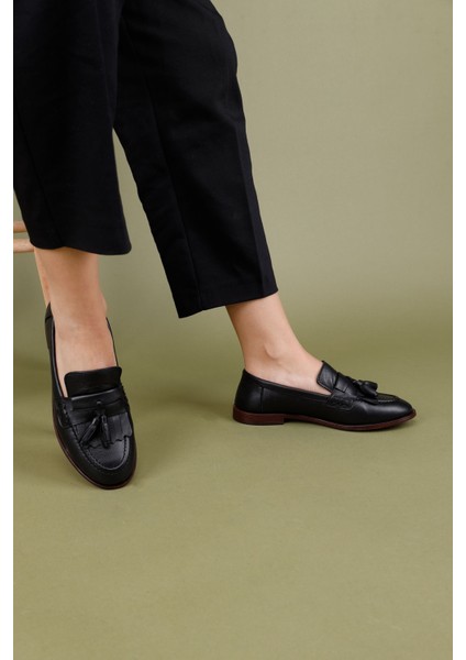 Corna Kadın Deri Siyah Loafer Ayakkabı