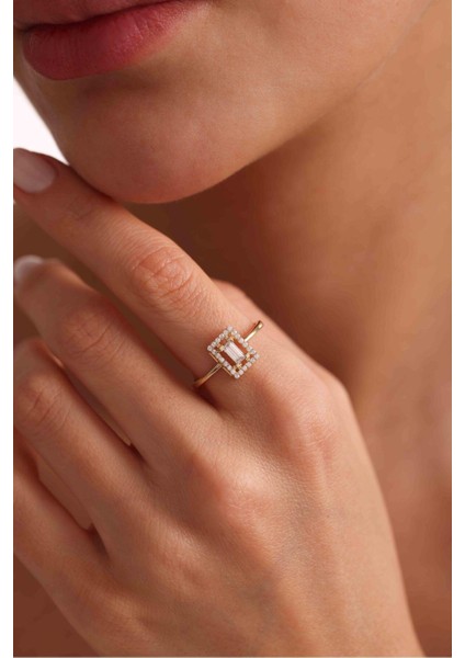 Beyaz Baget Taşlı Recta Yüzük fiyatları