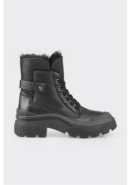 Siyah Deri Kadın Spor Bot