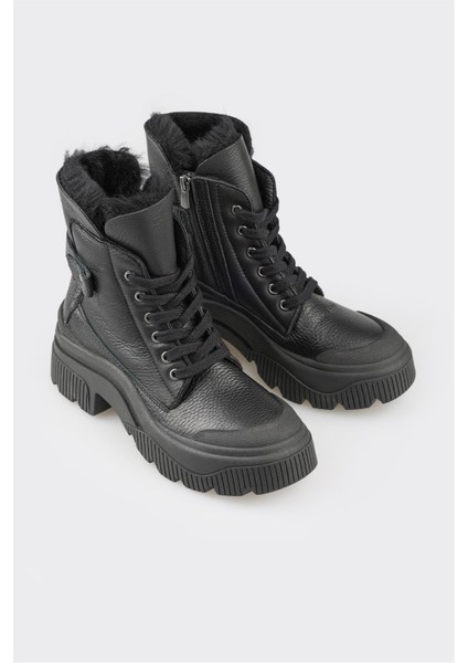 Siyah Deri Kadın Spor Bot fiyatları