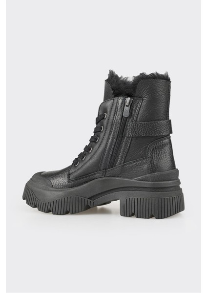 Siyah Deri Kadın Spor Bot modelleri