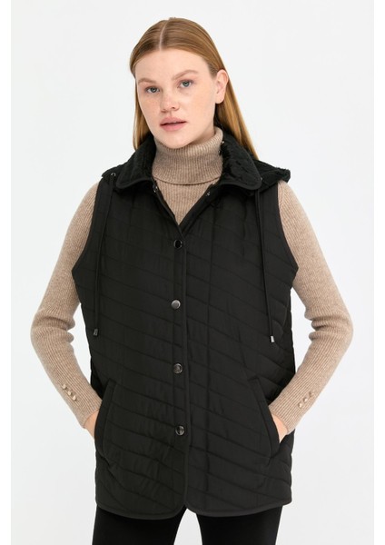 Kadın Kapüşonlu Yan Cepli Kapitone Yelek Siyah modelleri