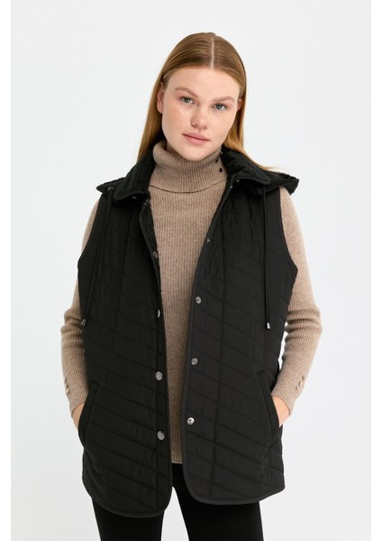 Kadın Kapüşonlu Yan Cepli Kapitone Yelek Siyah indirimleri