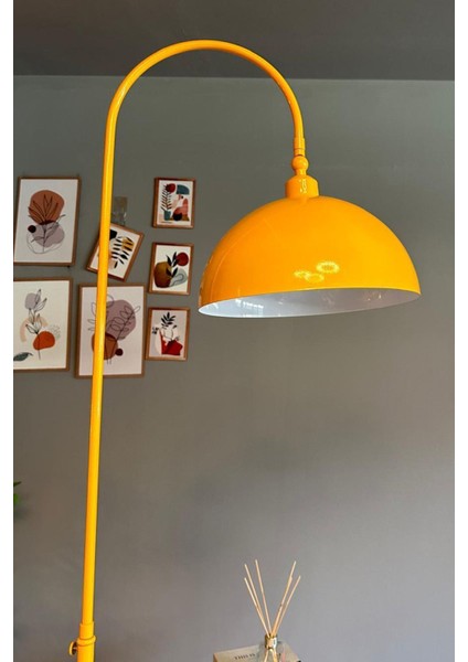 Sarı Lambader Hareketli Başlık Modern Dekoratif Metal Oturma Odası Çalışma Odası Zemin Lambası