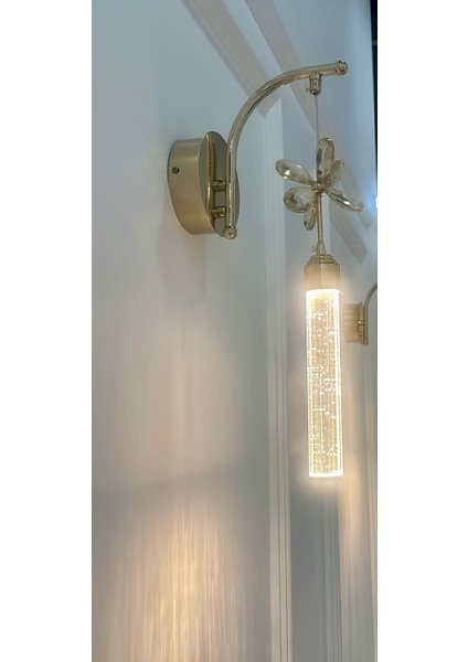 Şık modern kelebek taşlı duvar aplikası, sarı altın renkli, zarif ve parlak tasarım