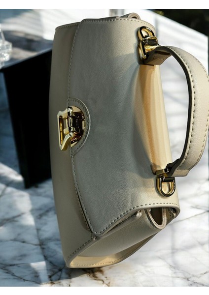 Özel Renk El ve Kol Çantası Olarak Tasarlanmış Suni Deri Bayan Omuz Çantası LEVDR.7363930202KRM indirimleri