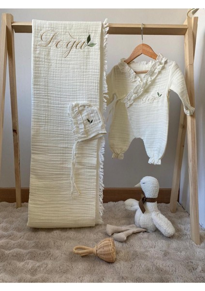 Isimli Nakışlı Müslin 3'lü Hastane Çıkış Seti Isme Özel Müslin Battaniye modelleri