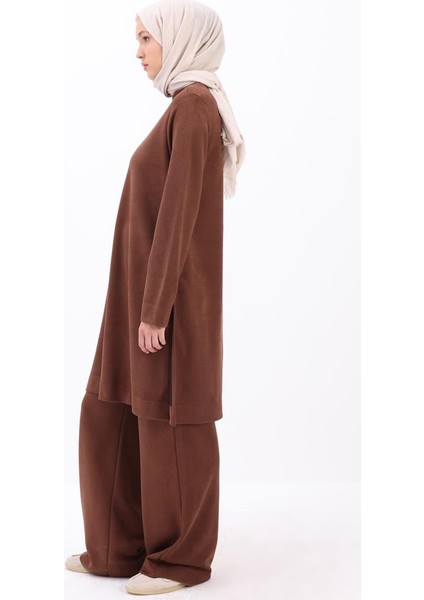 Kahve-Yırtmaçlı Pantolonlu Takım fiyatları