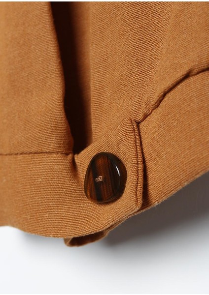 Taba-Pileli Paçası Düğme Detaylı Pantolon