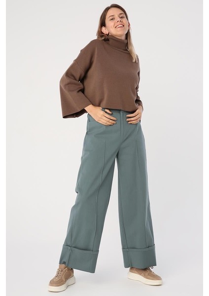 Pastel Yeşili-Pamuklu Geniş Paça Katlamalı Pantolon