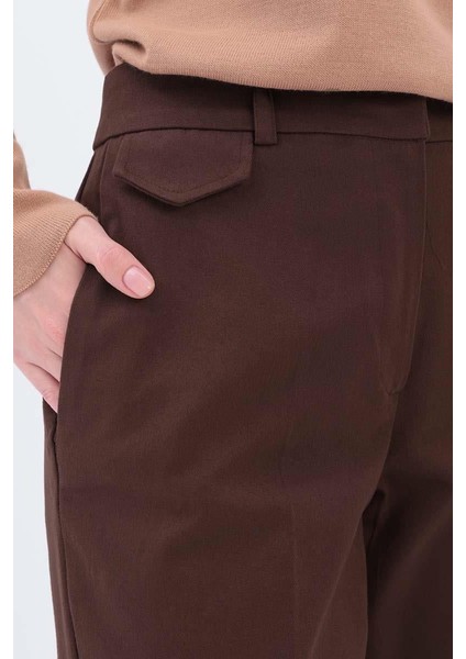 Kahve-Süs Cep Kapaklı Pensli Havuç Pantolon indirimleri