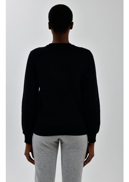 Kadın Sol Göğsü Logo Detaylı Sweatshirt modelleri