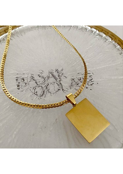 Kişiye Özel Isimli Kararmaz Çelik Kolye Kare Kolye El Eş Kalp Sevgili Harf Baskılı modelleri