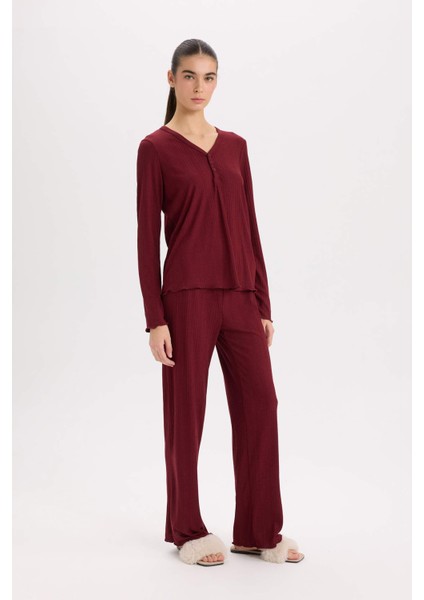 Pijama Takımı V Yaka Düğmeli Ribana Uzun Kollu Üst Beli Lastikli Geniş Paça Alt-Fall in Love D2273AX24WN