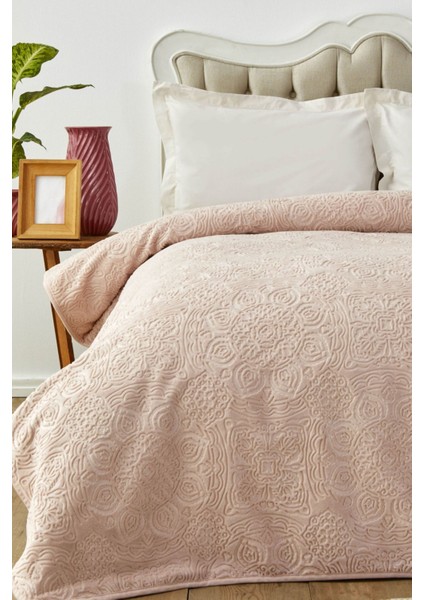 Yumuşak Emboslu Pembe Tek Kişilik Battaniye, Polyester, Kırışmaya Dayanıklı