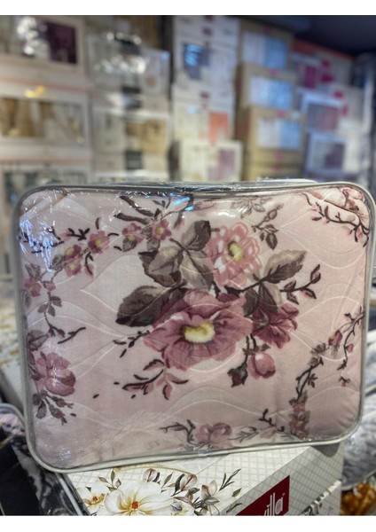 Pembe, antibakteriyel polyester tek kişilik ürün, şık ve konforlu kullanım sağlar modelleri