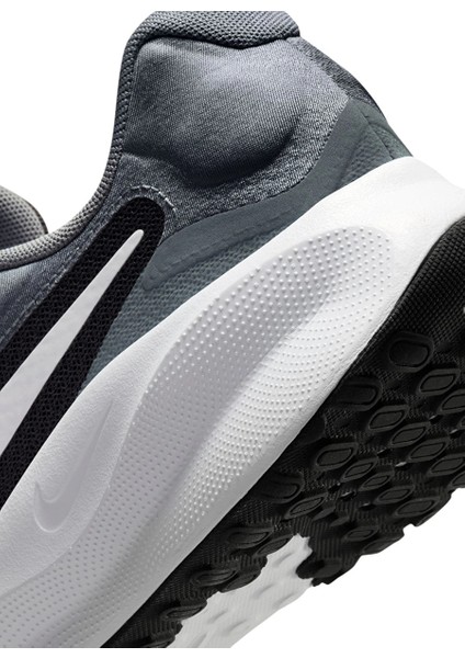 Gri Erkek Koşu Ayakkabısı Nike Revolution 7 FB2207-007 fırsatları