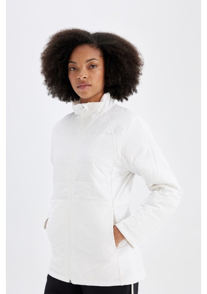 Fit Su Geçirmez Hafif Mont Slim Fit Dar Kesim Kapüşonlu Fermuarlı Cepli Mevsimlik C7802AX24WN modelleri