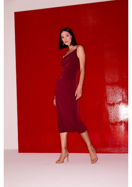 Yılbaşı Temalı Bodycon Vücudu Saran Degaje Yaka Askılı Maxi Bordo Elbise E1902AX24WN