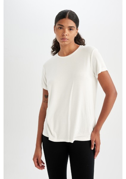 Fit Standart Fit Bisiklet Yaka Sporcu Basic Düz Kısa Kollu Tişört D1904AX24AU fırsatları