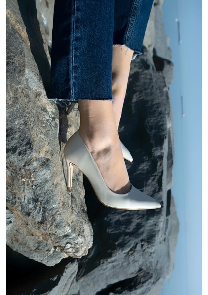 Özel Seri Klasik Stiletto Bej