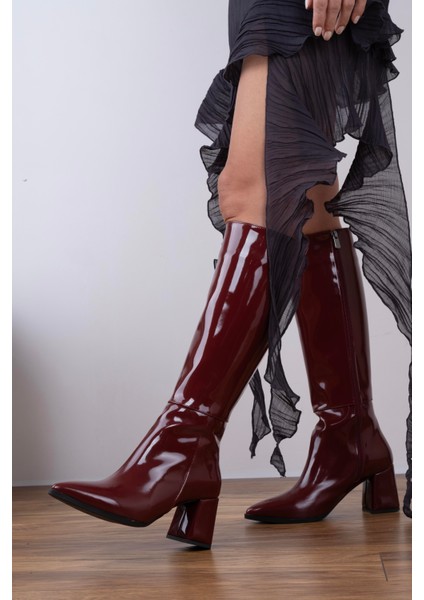 Uzun Çizme Bordo Rugan Malzeme ile 7 cm Topuk Yüksekliği modelleri