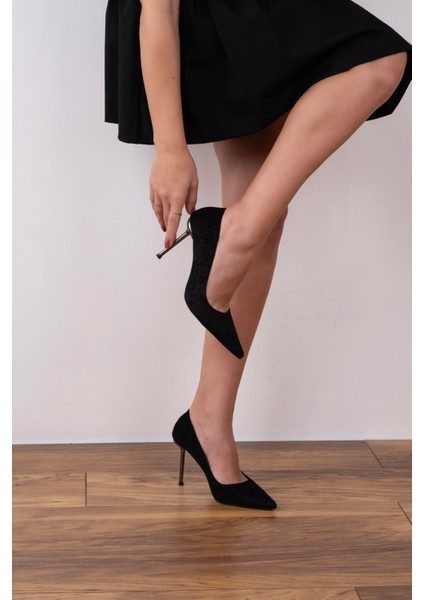Platin Topuk Detaylı Stiletto Simli Siyah Süet