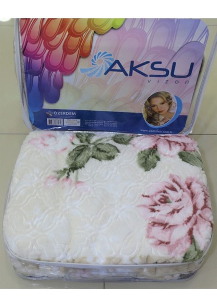 Krem renkli, 155x215 cm, yumuşak ve leke tutmaz polyester battaniye