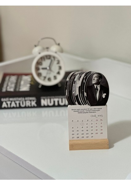 2025 Atatürk Takvimi Ahşap Ayaklı Atatürk Temalı Mini Özel Tasarım Takvim, Atatürk 2025 Takvim