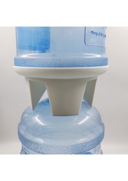 Damacana Standı Beyaz Renkli Pratik Tasarım ile Alan Tasarrufu Sağlar