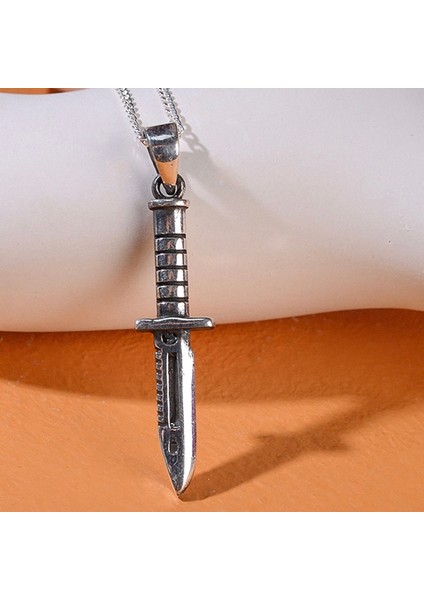Gümüş Bıçak Figürlü Erkek Kolye 925 Ayar Gümüş Rambo Bıçağı Figürlü Kolye Kasatura Kolye modelleri