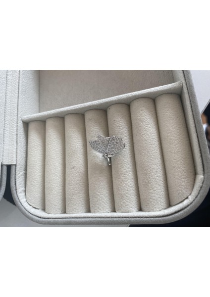 Butterfly Stoned Sıkıştırmalı Kıkırdak Küpesi