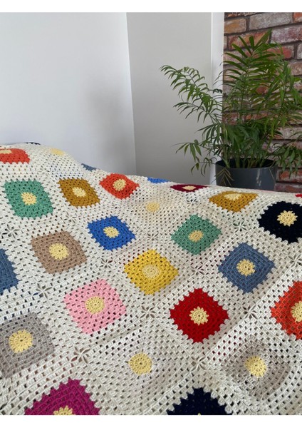 El Emeği Motif Örgülü Renkli Çiçek Tv Battaniyesi