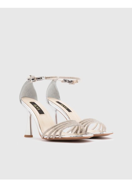 Izumi Hakiki Deri Kadın Gümüş Renk Taşlı Topuklu Sandalet
