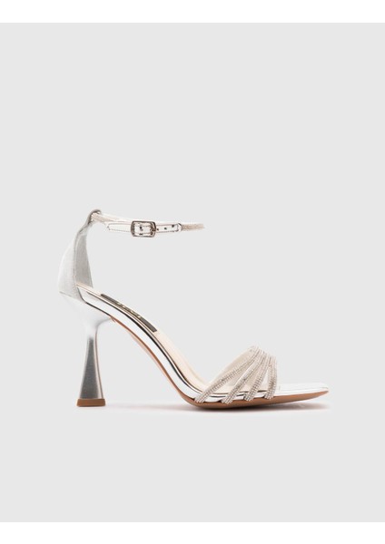 Izumi Hakiki Deri Kadın Gümüş Renk Taşlı Topuklu Sandalet modelleri