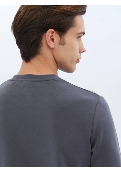 Gri Bisiklet Yaka Baskılı Sweatshırt