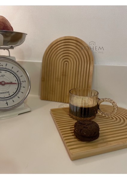 Büyük Boy Bambu Oymalı Yarım Gökkuşağı Dekoratif Tepsi Sunumluk (25CMX20CM) fiyatları