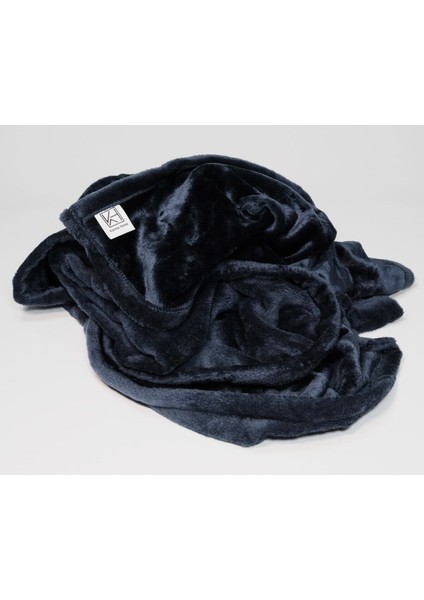 Yumuşak ve şık 130x170 cm lacivert polyester TV battaniyesi modelleri