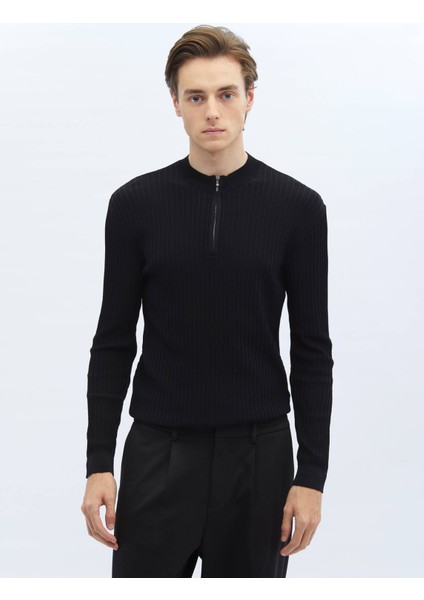 Siyah Yarım Balıkçı Yaka Desenli Triko Kazak