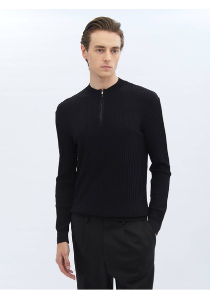 Siyah Yarım Balıkçı Yaka Desenli Triko Kazak modelleri