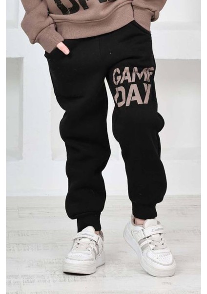 Erkek Çocuk Üzerinde Top ve Game Day Yazı Baskılı Sweatshirt 3 Iplik Kahverengi Eşofman Takım
