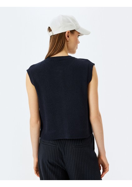 Düğmeli Cep Detaylı Bisiklet Yaka Kolsuz Triko Yelek fırsatları