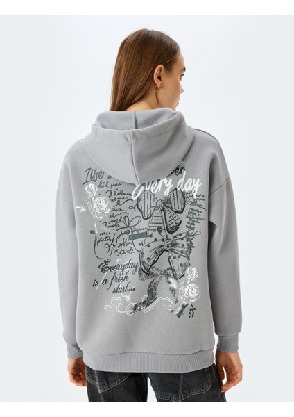 Arkası Baskılı Kapüşonlu Rahat Kalıp Sweatshirt