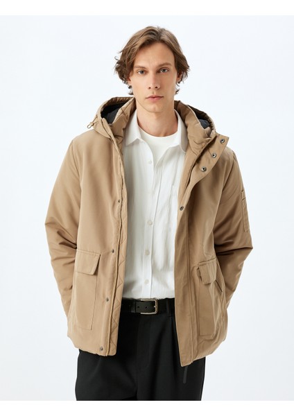 Fermuarlı Slim Fit Kapşonlu Mont