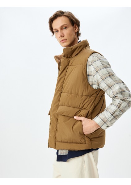 Kapaklı Cep Detaylı Dik Yaka Slim Fit Şişme Yelek